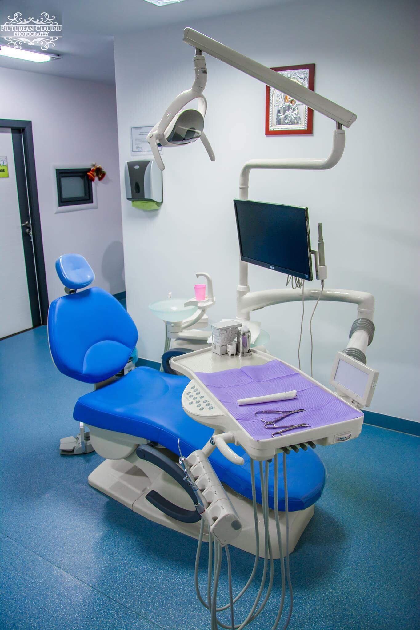 Exteriorul clinicii dentare Raddent din Suceava