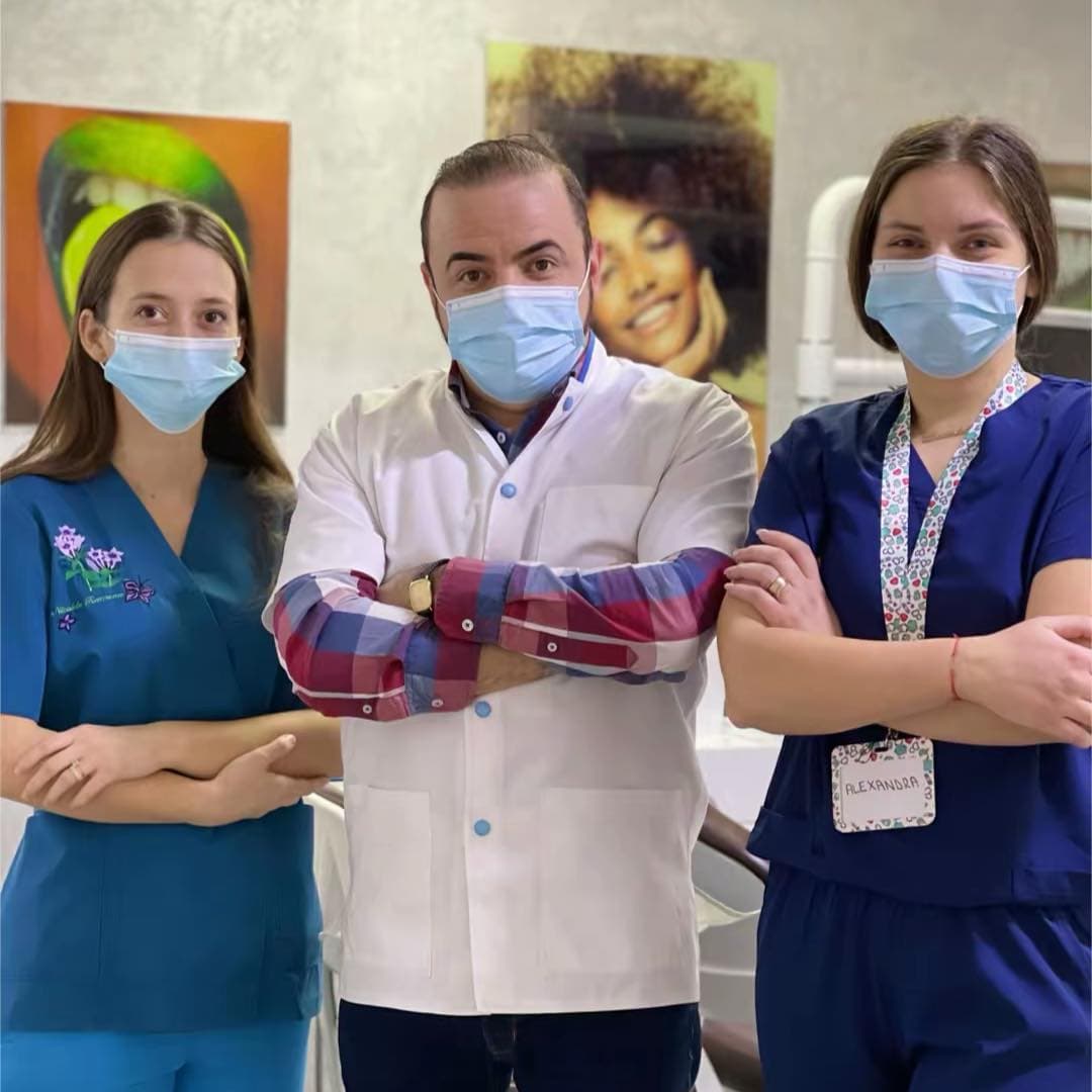Echipa clinicii dentare Raddent din Suceava